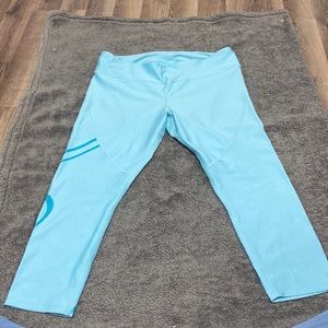 Under armor capri legging!! New without tags!